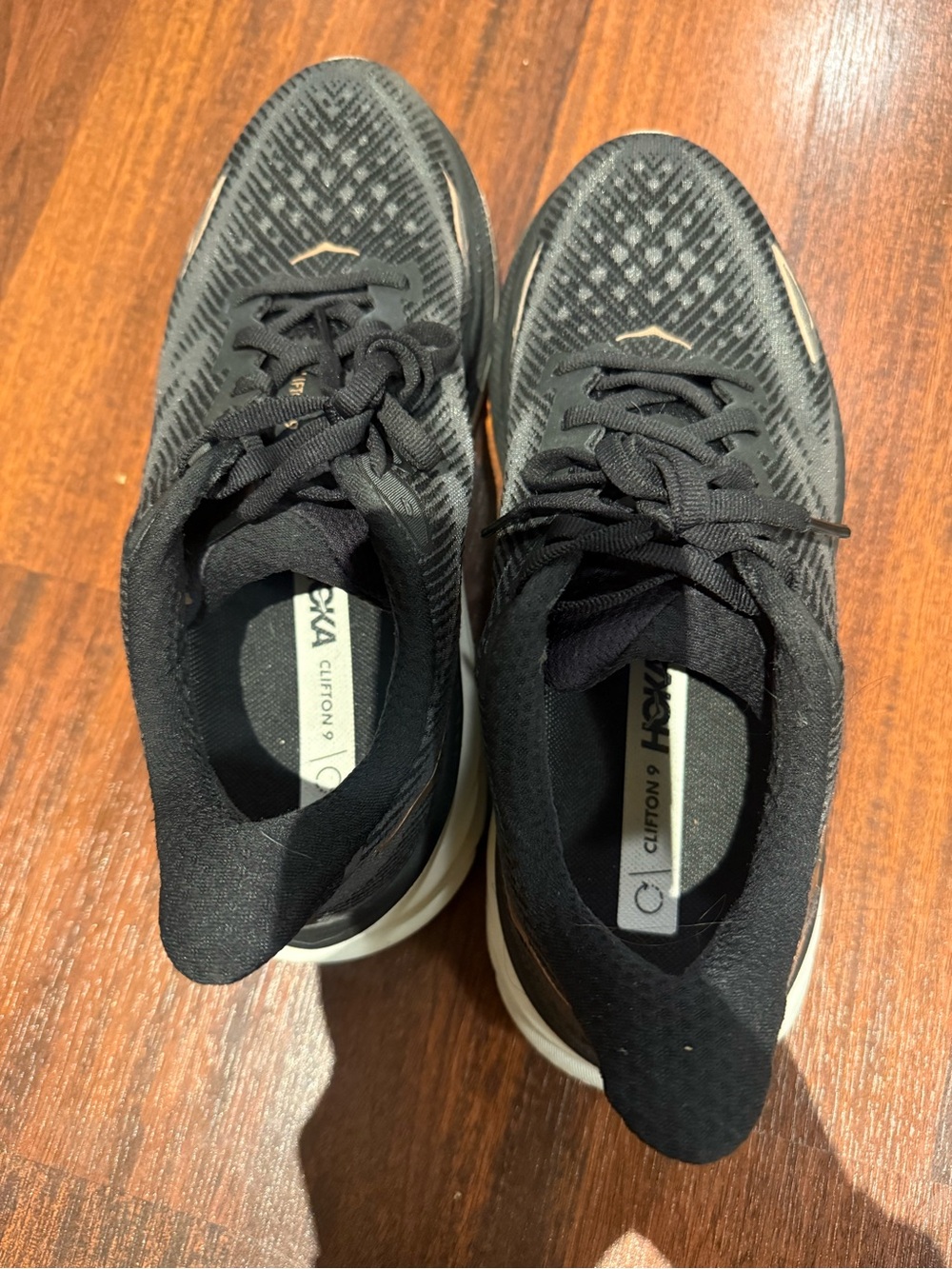 Hoka Clifton 9 Shoes, Size 8.5